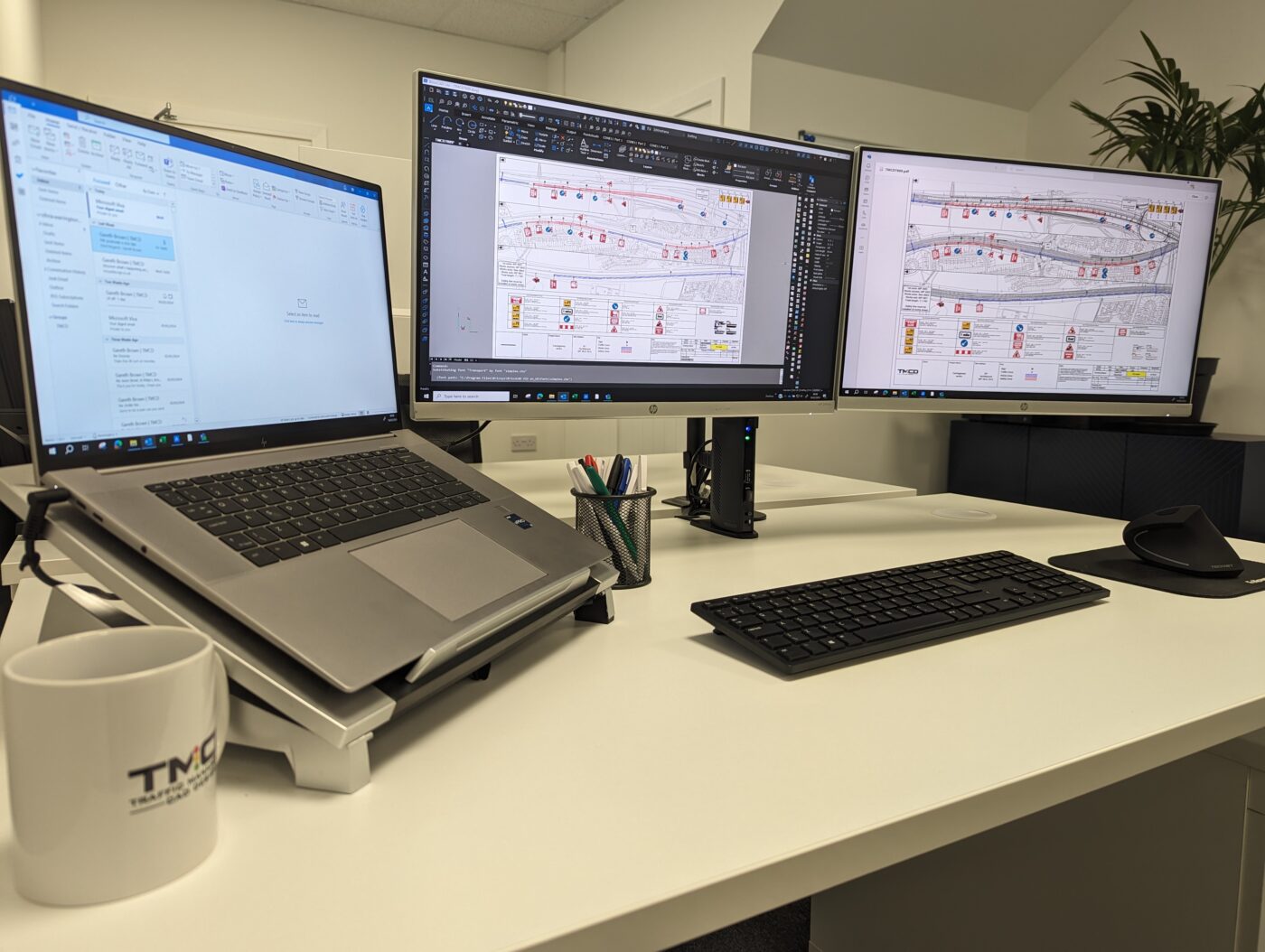 Desk set up